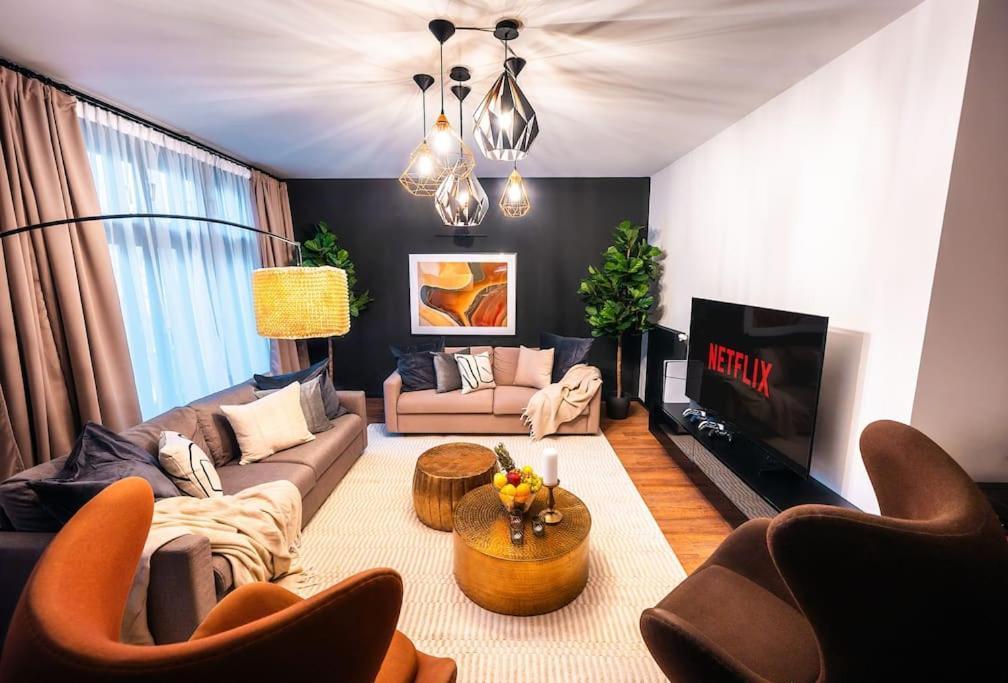Tower Old Town Lux 4br & 3bath Terrace Apartamento